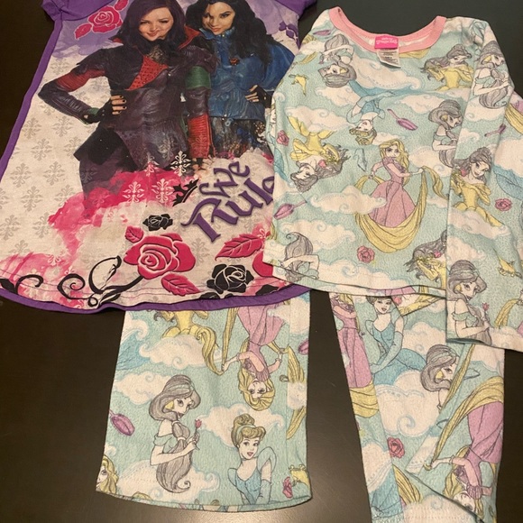 Disney Other - Girls sleep ware